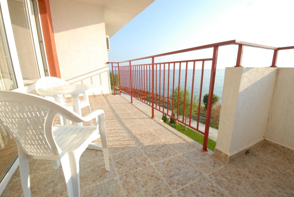 Privilege Fort Beach Apartments Sveti Vlas Buitenkant foto